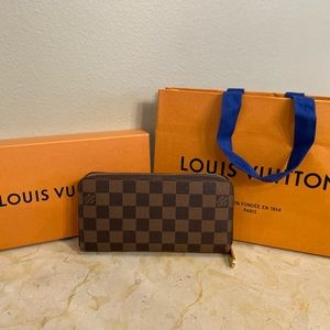 Louis Vuitton Damier Zip Long Wallet